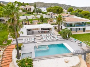 Elite Sanctuary Retreat with Invigorating Pool, Jacuzzi and Panoramic Views from VILLAWAY®